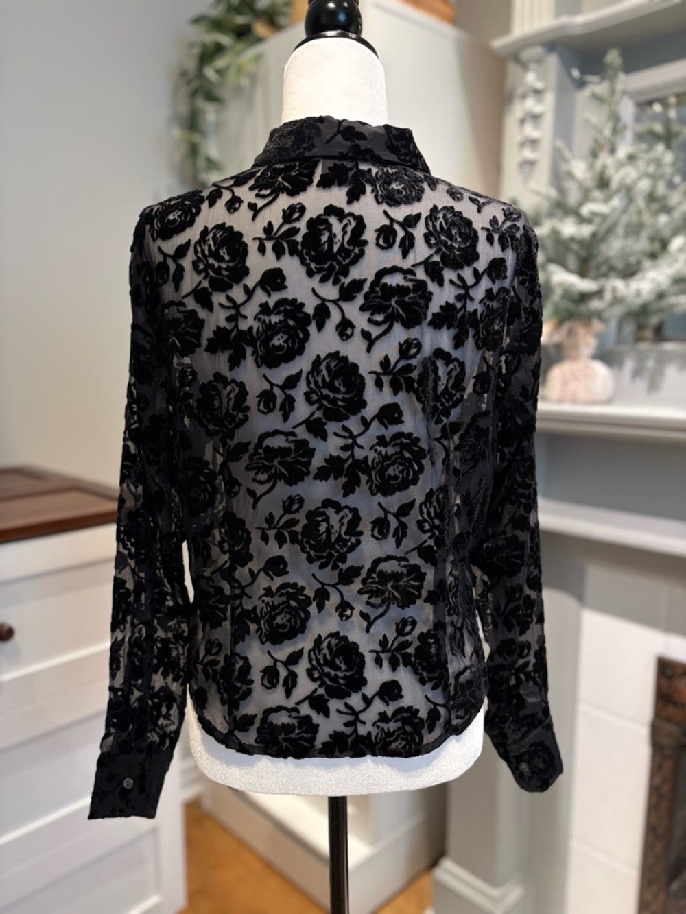 GAP Black Sheer Floral Button-Down Shirt Sz M - Picture 5 of 7